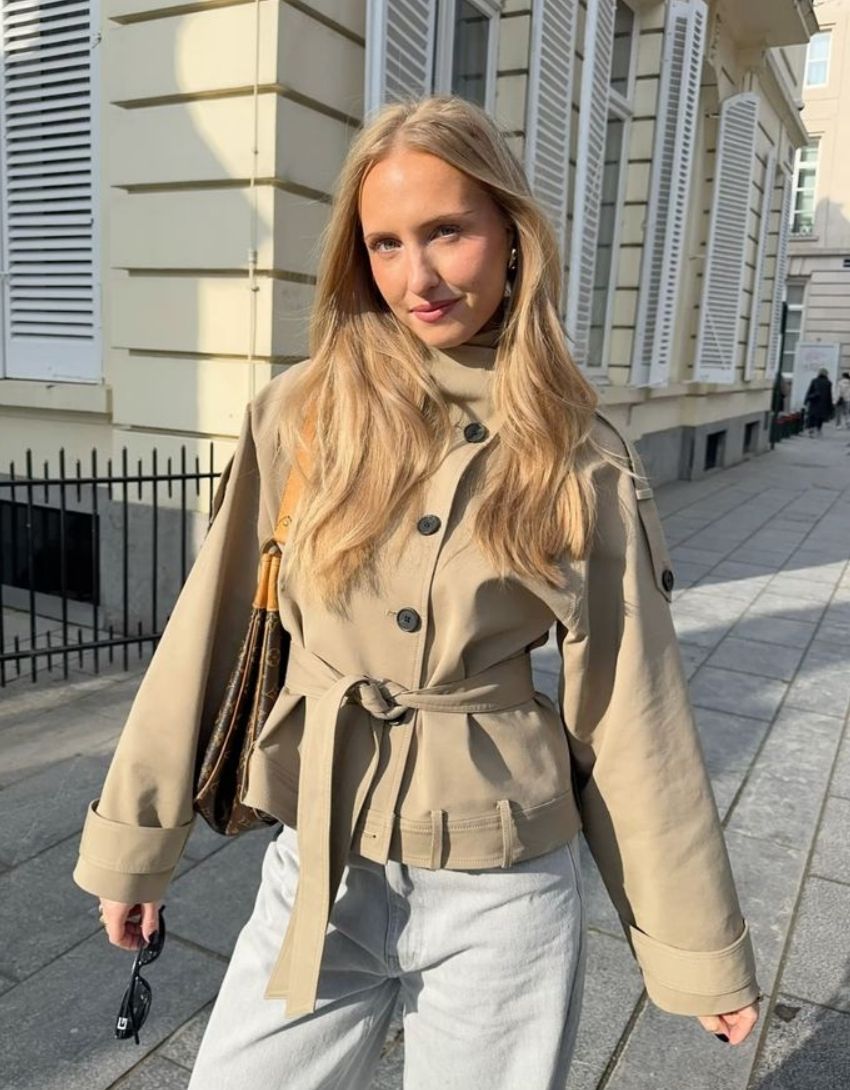 Giacca Trench Autunnale con Cintura e Bottoni Doppiopetto | Joselin