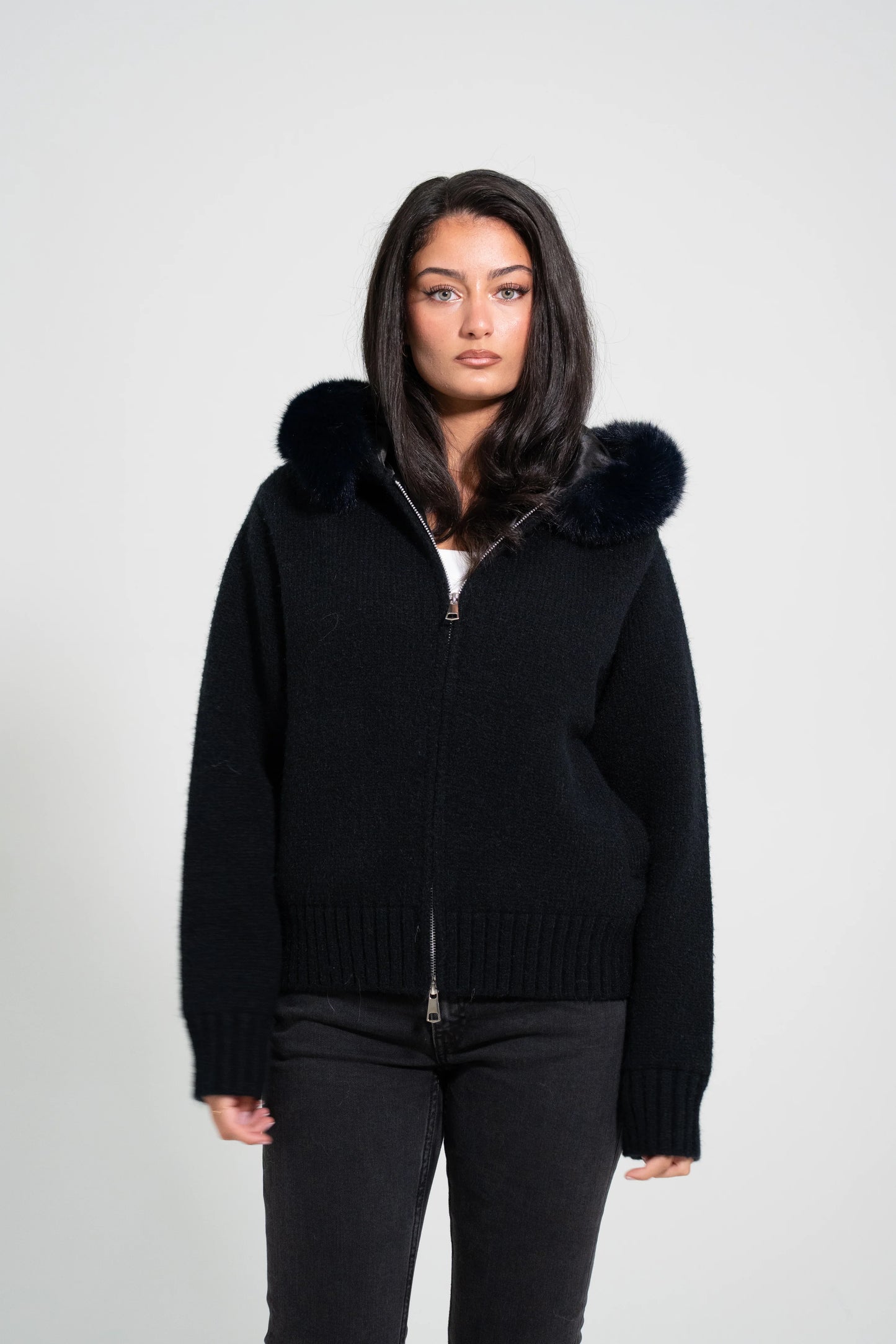 Cardigan Nero con Colletto in Pelliccia Naturale | Arianna