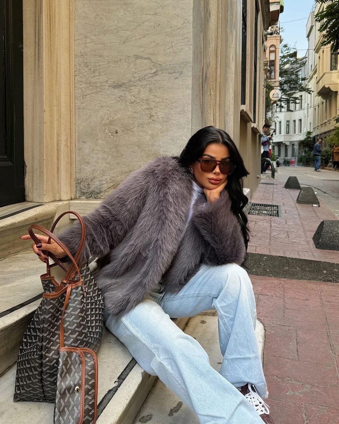 Cappotto Corto in Pelliccia per Donne in Antracite | Nori TIAMUSE Outwear