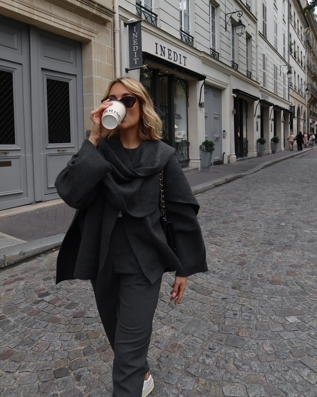 Cappotto Donna con Sciarpa Integrata | Stile Elegante per Autunno TIAMUSE November