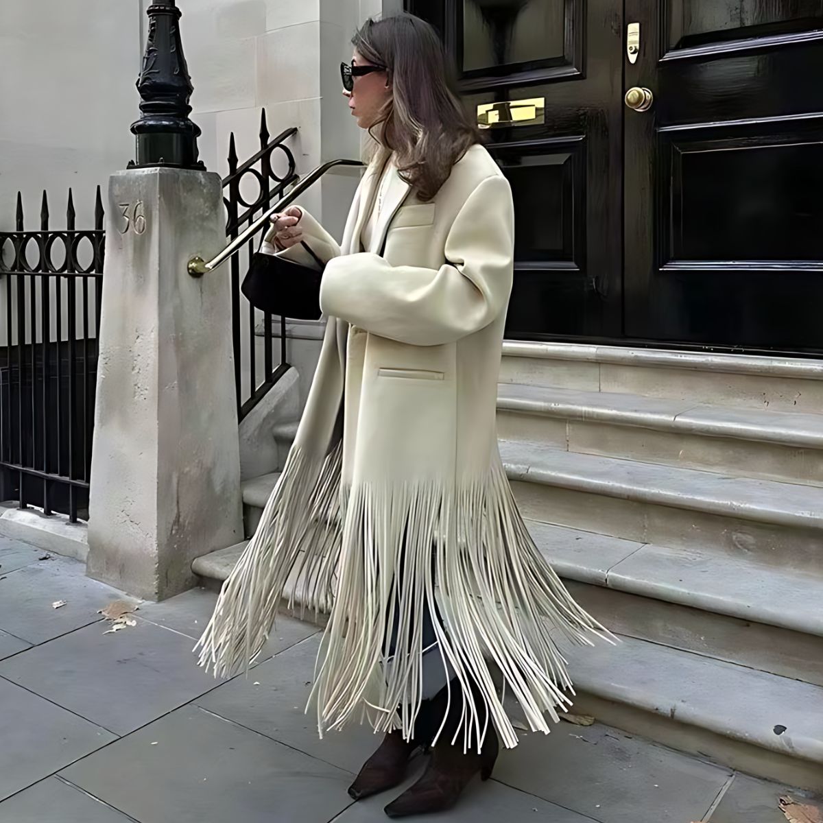 Cappotto Elegante in Bianco crema con Dettaglio Frange TIAMUSE Outwear