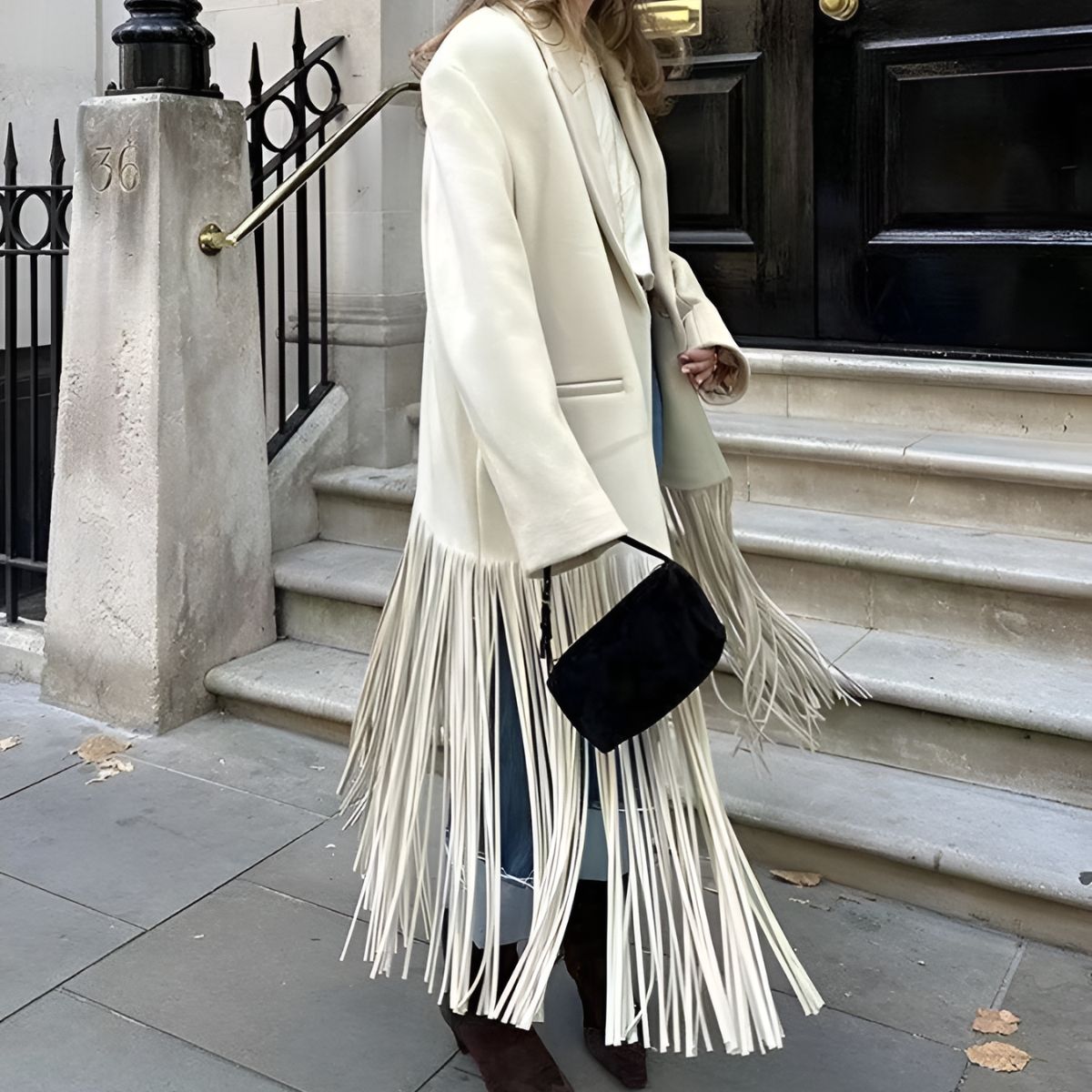 Cappotto Elegante in Bianco crema con Dettaglio Frange TIAMUSE Outwear