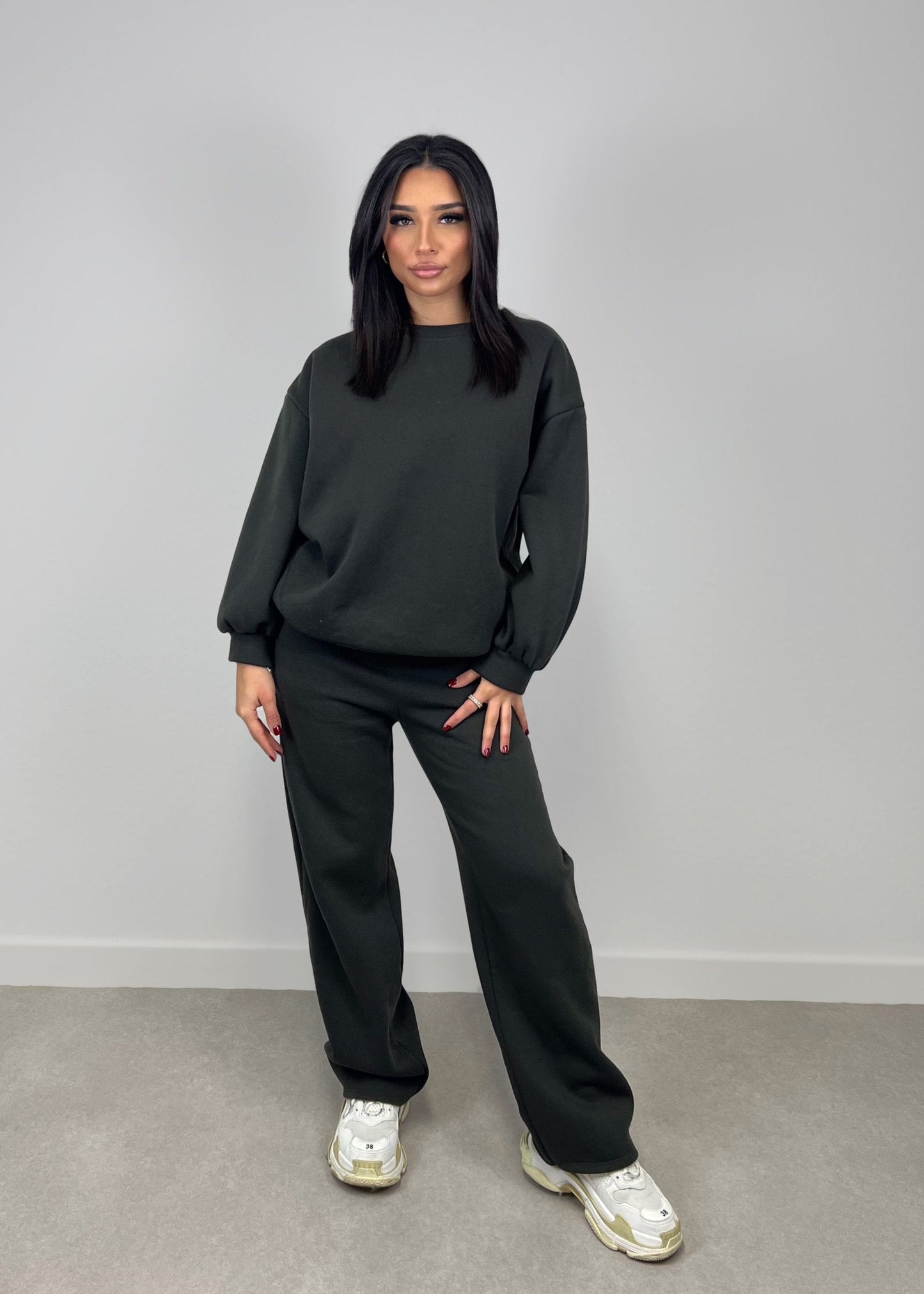 Completo Sportivo Donna alla Moda | Set Attivo Comodo e Trendy 2025 TIAMUSE