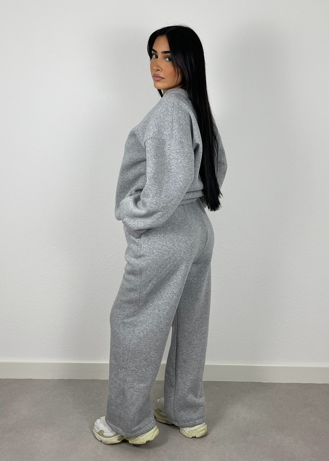 Completo Sportivo Donna alla Moda | Set Attivo Comodo e Trendy 2025 TIAMUSE
