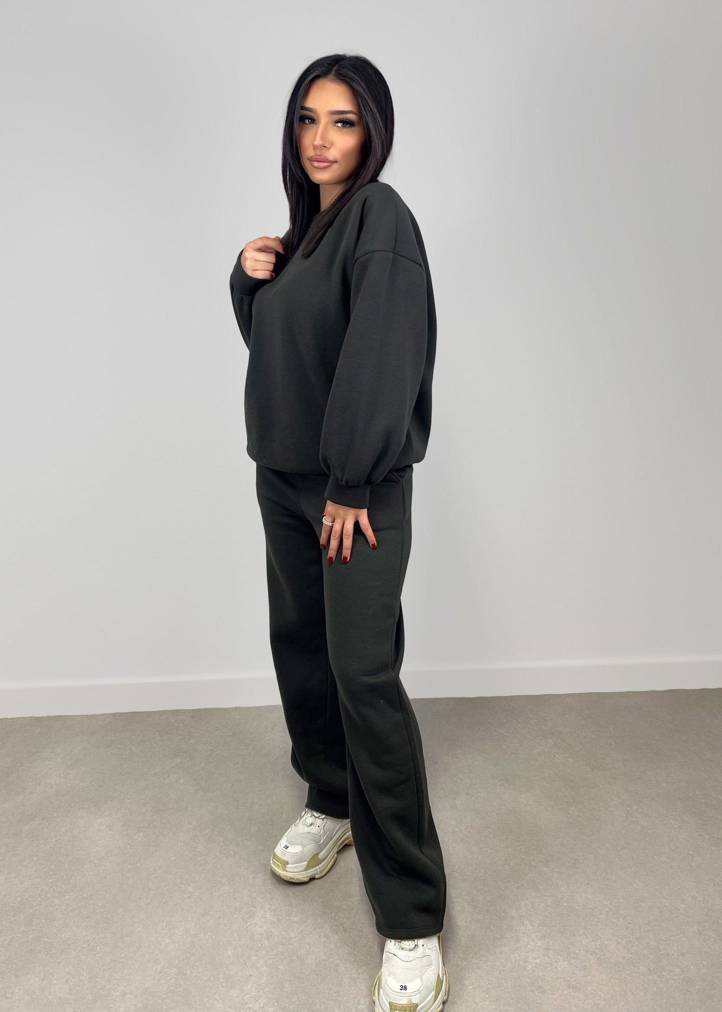 Completo Sportivo Donna alla Moda | Set Attivo Comodo e Trendy 2025 TIAMUSE