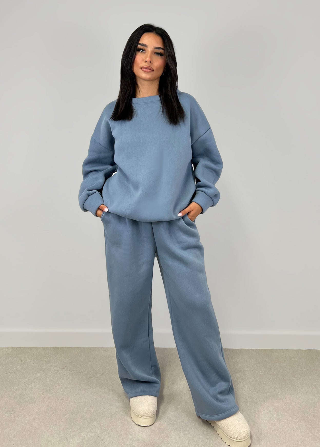 Completo Sportivo Donna alla Moda | Set Attivo Comodo e Trendy 2025 TIAMUSE