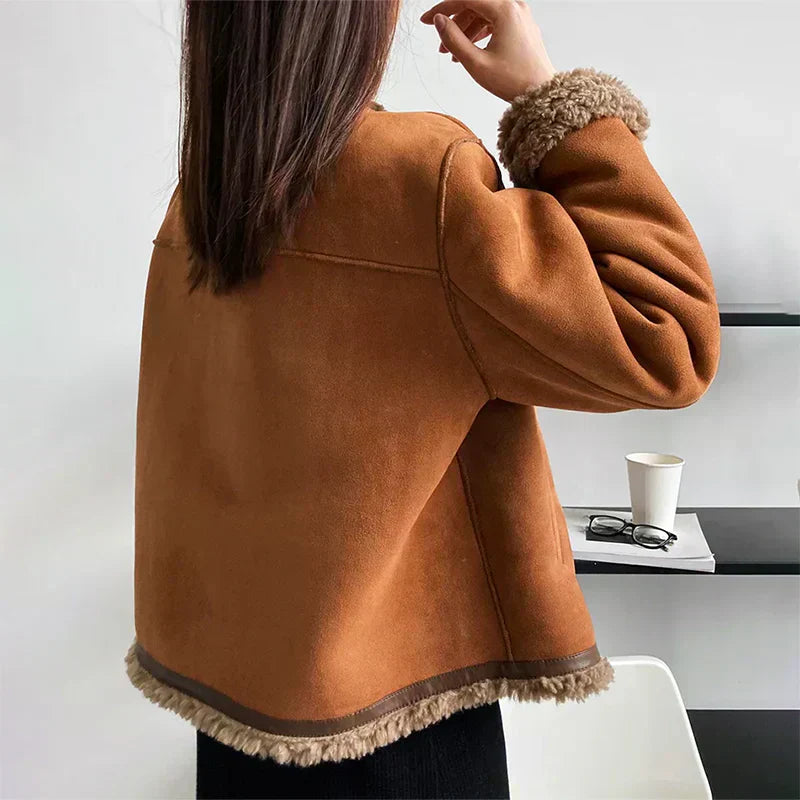 Giacca Donna in Suede Foderata in Sherpa per la Stagione Invernale | Benitha TIAMUSE Jackets