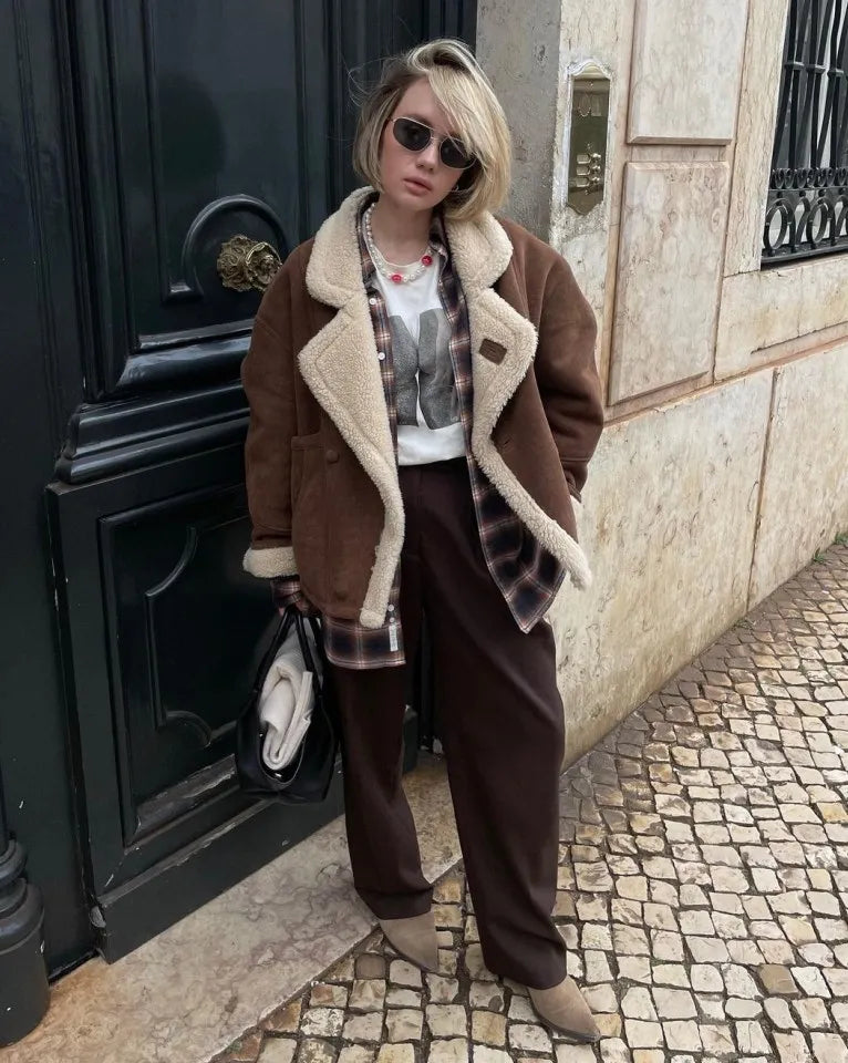 Giacca Invernale Donna Tipo Montone | Calda e Chic in Ecopelle Marrone con Colletto Morbido TIAMUSE Outwear