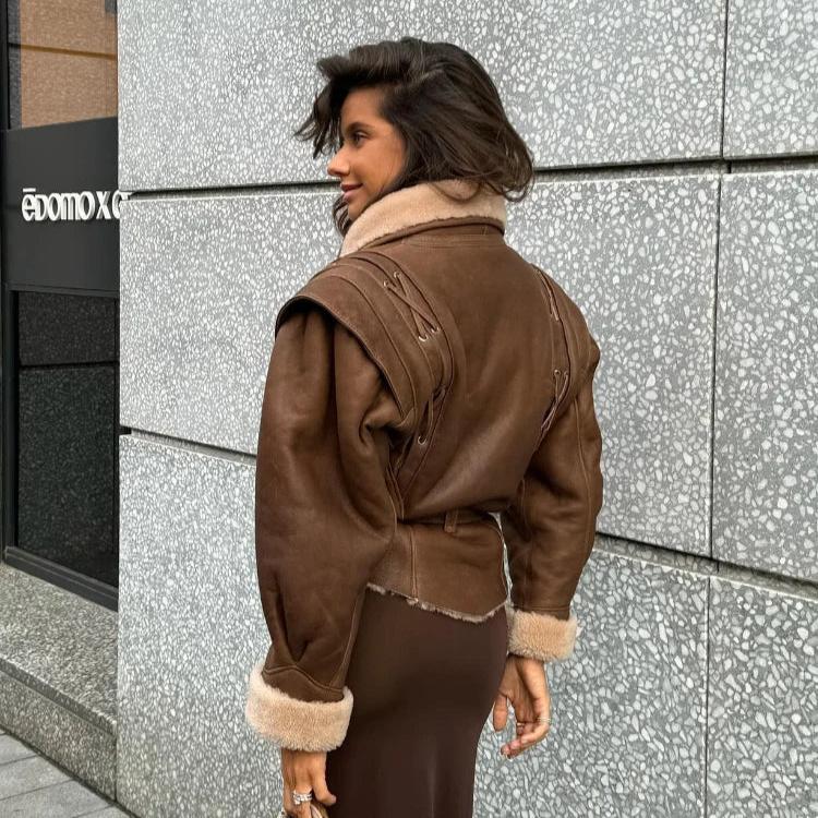 Giacca Invernale in Similpelle con Collo in Peluche e Dettagli con Lacci TIAMUSE Outwear