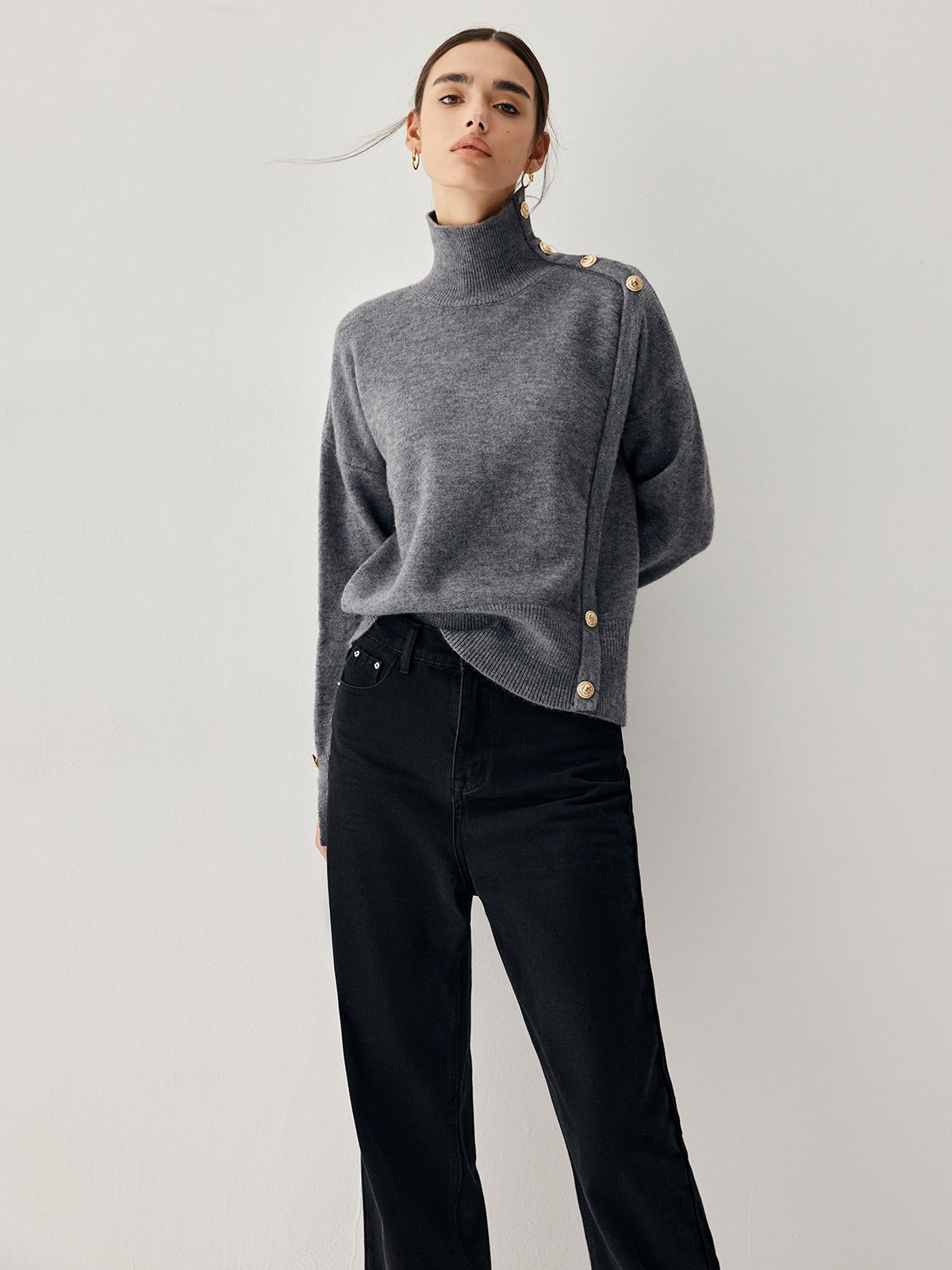 Maglione a Collo Alto Grigio con Dettagli Moderni | Moda Donna Autunno Inverno TIAMUSE Sweater
