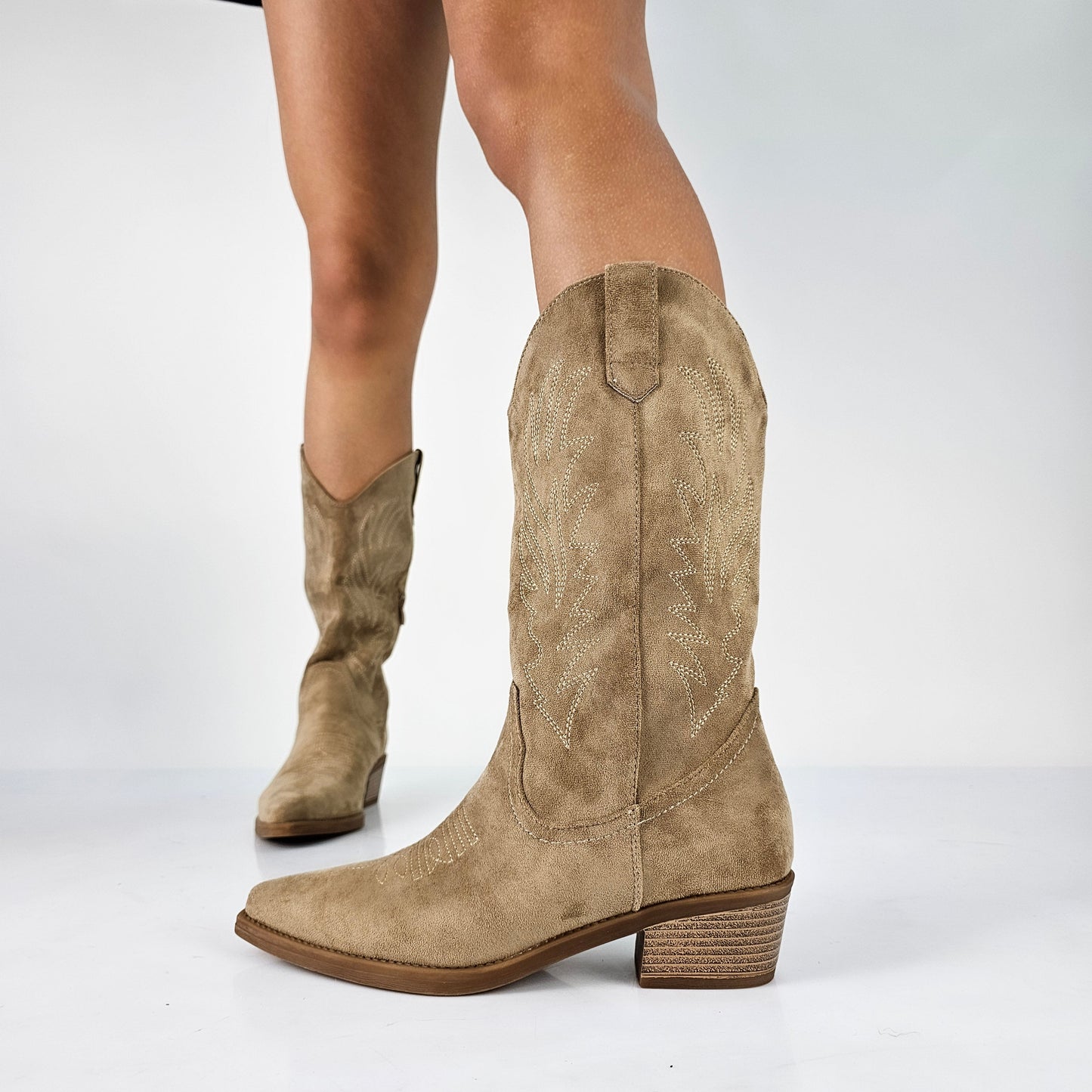 Stivaletti Cowboy Beige da Donna | Tacco a Blocco Comodo e Dettagli Ricamati TIAMUSE Boots