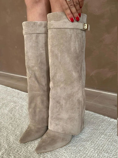 Stivali Beige al Ginocchio Donna | Tendenza Moda 2025 Autunno Inverno