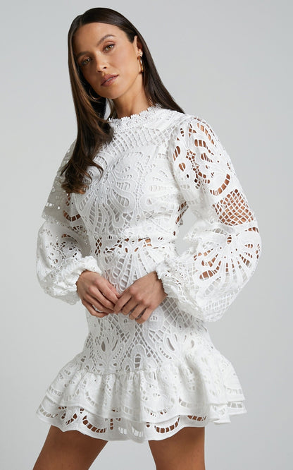 Abito Mini Bianco in Pizzo per l’Estate 2025 – Eleganza per Feste | Chiara TIAMUSE Abito GLAM