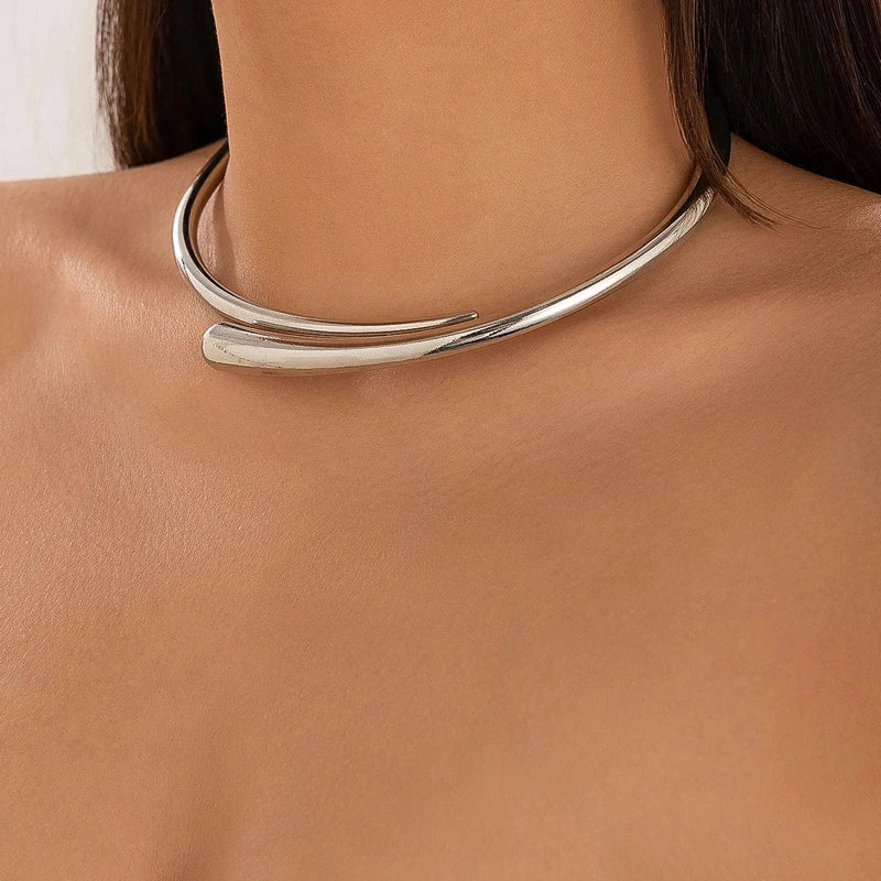 Accessorio Chic Donna 2025 – Bracciale Aperto o Choker Rigido in Metallo Lucido TIAMUSE Bracciale