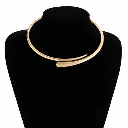Accessorio Chic Donna 2025 – Bracciale Aperto o Choker Rigido in Metallo Lucido TIAMUSE Bracciale