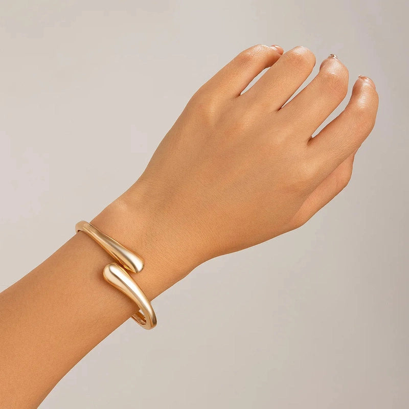 Accessorio Chic Donna 2025 – Bracciale Aperto o Choker Rigido in Metallo Lucido TIAMUSE Bracciale