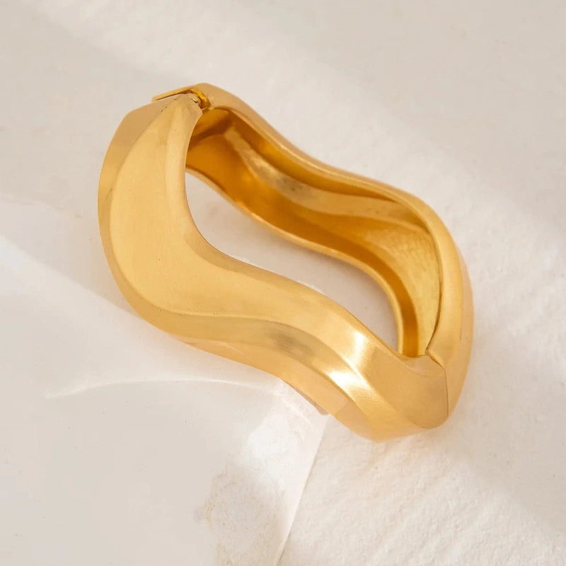 Bracciale Largo Lucido a Onda in Oro – Accessorio Glam per Eventi Estivi TIAMUSE Bracciale