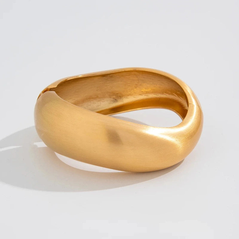 Bracciale Largo Lucido a Onda in Oro – Accessorio Glam per Eventi Estivi TIAMUSE Bracciale