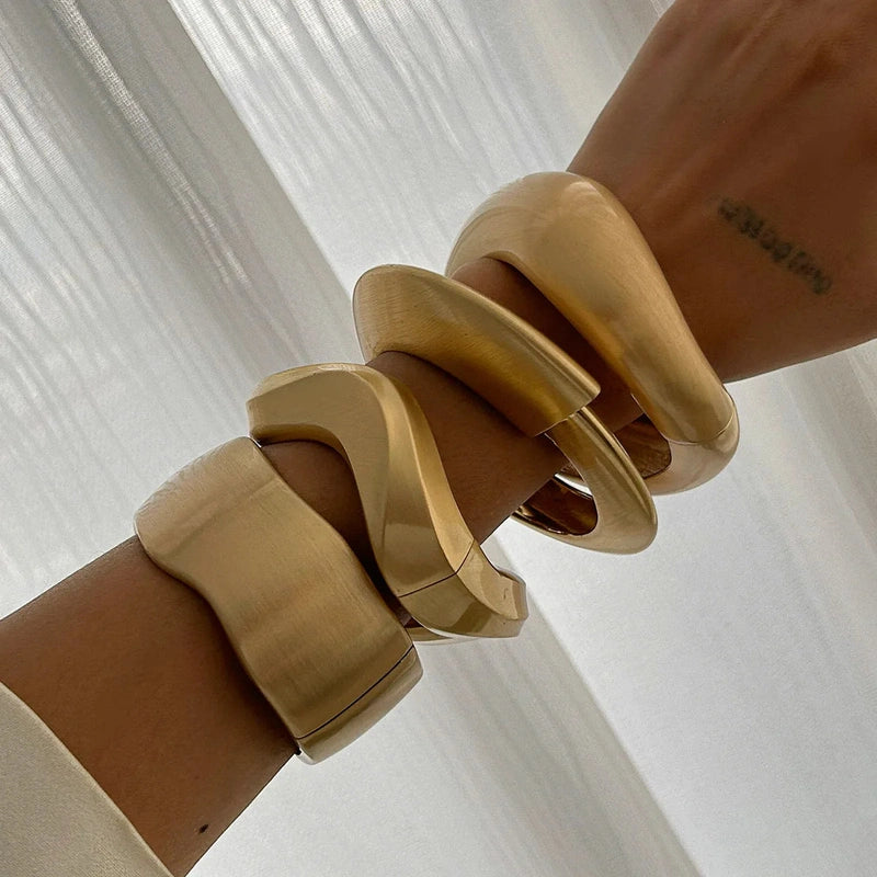 Bracciale Largo Lucido a Onda in Oro – Accessorio Glam per Eventi Estivi TIAMUSE Bracciale