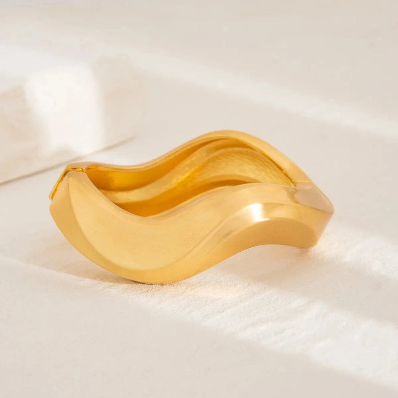 Bracciale Largo Lucido a Onda in Oro – Accessorio Glam per Eventi Estivi TIAMUSE Bracciale