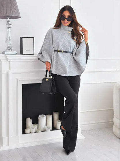 Cappotto Mantella Elegante da Donna con Dettaglio Collo Alto Raffinato | Gabrieli TIAMUSE Outwear