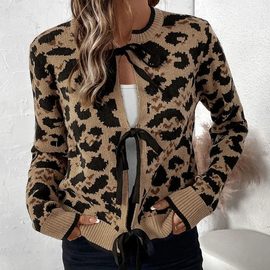 Cardigan a Maglia con Stampa Leopardata e Chiusura a Fiocco TIAMUSE