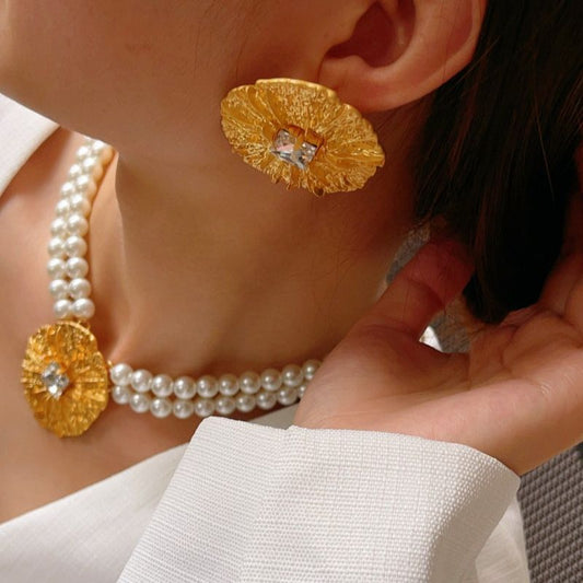 Collana con perle e orecchini ellittici – Gioielli geometrici per look raffinati TIAMUSE ACCESSORI