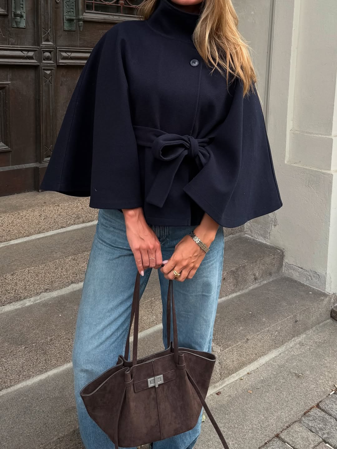 Giacca Mantella elegante con Cintura e collo alto | Marianne TIAMUSE Outwear