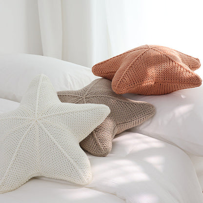 Coussin en forme d'étoile de mer travaillé à la main en corail orange, blanc et kaki | Décoration côtière Staris