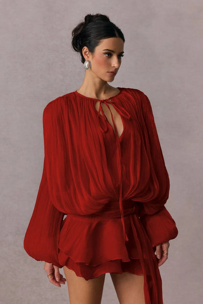 Mini abito rosso con drappeggio – Perfetto per un appuntamento o una festa 2025 TIAMUSE Abito GLAM