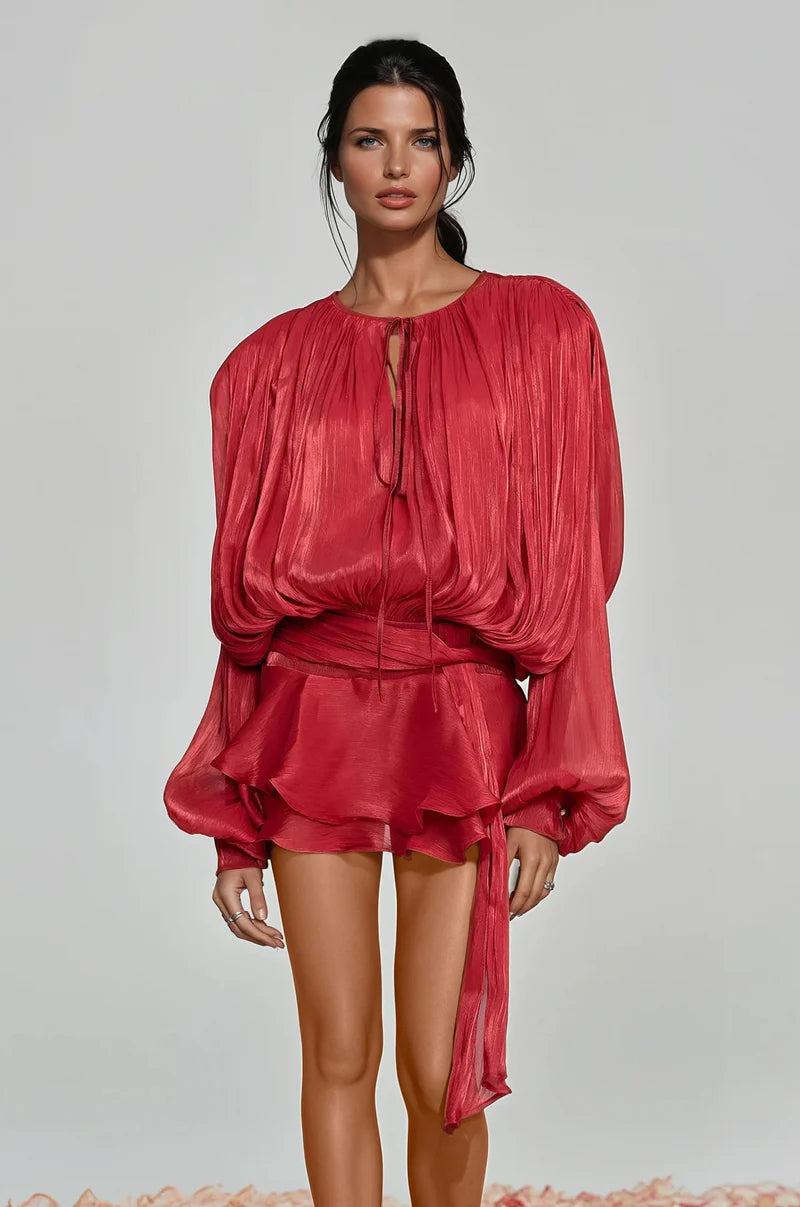 Mini abito rosso con drappeggio – Perfetto per un appuntamento o una festa 2025 TIAMUSE Abito GLAM