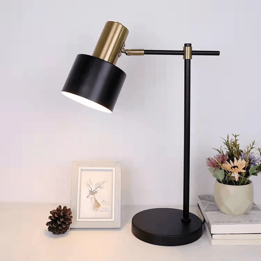 Lampada da Tavolo Moderna con Caricatore Wireless – Design Elegante e Funzionale | Hester