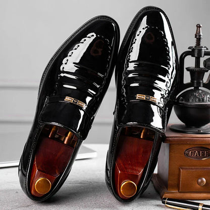 Elegant lakmoccasin til formelle lejligheder og arbejdsoutfits